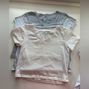Set of 3 crop tops Brandy Melville John Galt, off white and gray